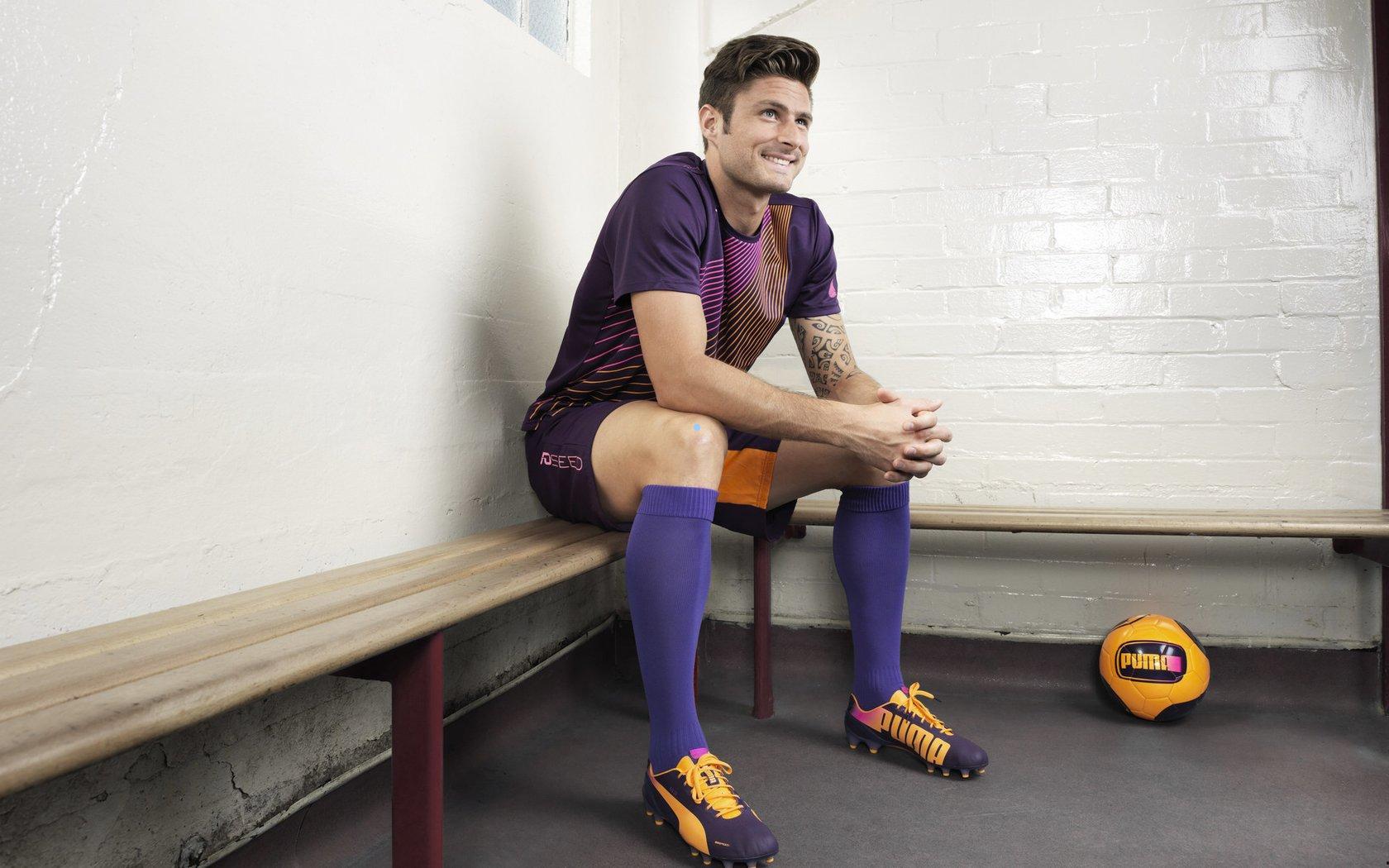 HTH体育下载-拜仁边路补强聚焦，亿元先生迪奥曼德与莱比锡竞逐目标埃尔·马拉的转会博弈