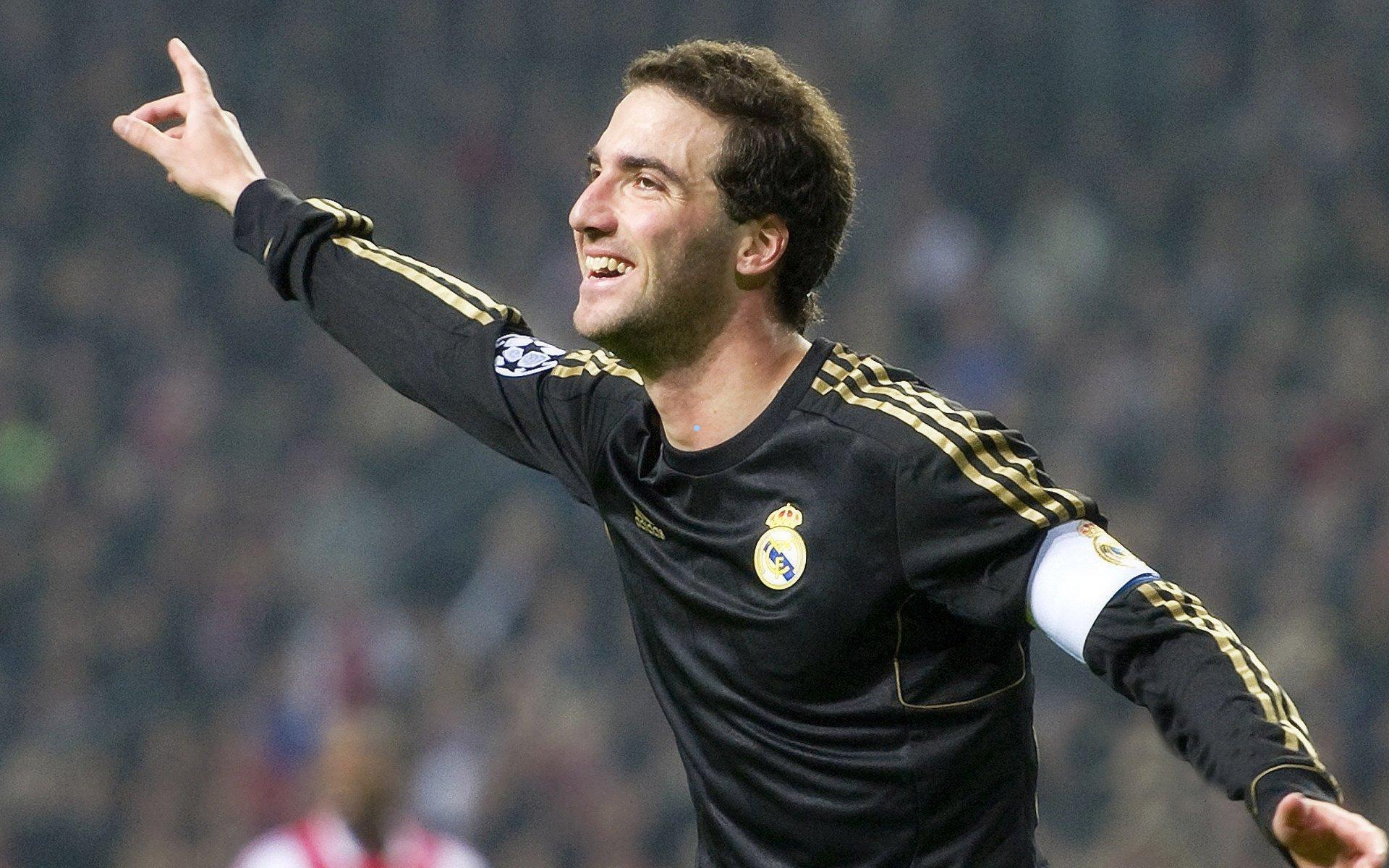 Shams独家揭秘，老鹰与猛龙跃升为戴维斯争夺战核心球队，NBA格局或生变数